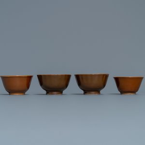 Eight Chinese famille rose, blue and white and iron-red capucin-ground cups and saucers, Kangxi/Qianlong — 照片 6