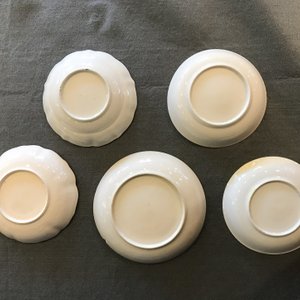 Eight Chinese famille rose cups and saucers, Yongzheng/Qianlong — 照片 19