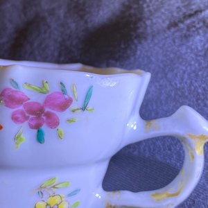 Eight Chinese famille rose cups and saucers, Yongzheng/Qianlong — 照片 61