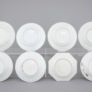 Eight Chinese famille rose export porcelain plates, Qianlong, 18th C. — foto 2