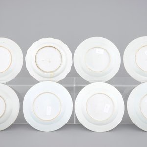 Eight Chinese famille rose export porcelain plates, Qianlong, 18th C. — photo 2
