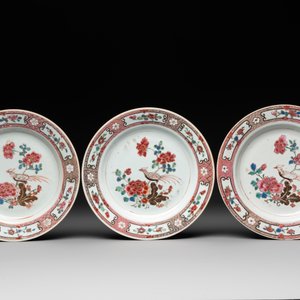 Eight Chinese famille rose 'pheasant and peonies' plates, Qianlong — photo 4