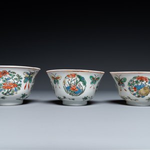 Eight Chinese famille rose plates and three famille verte cups, Kangxi/Qianlong — photo 11
