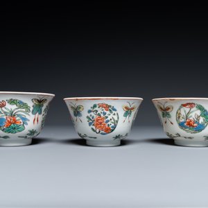 Eight Chinese famille rose plates and three famille verte cups, Kangxi/Qianlong — photo 10