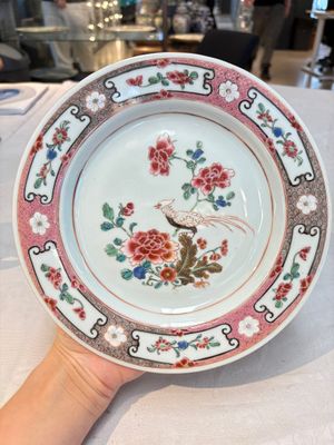 Eight Chinese famille rose plates with birds, Yongzheng/Qianlong — photo 3