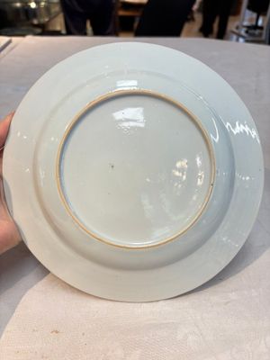 Eight Chinese famille rose plates with birds, Yongzheng/Qianlong — photo 4