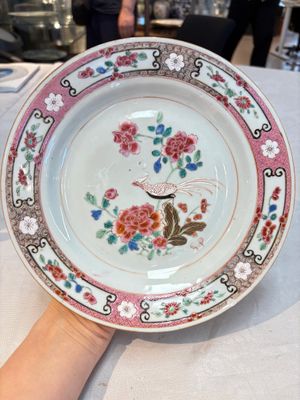 Eight Chinese famille rose plates with birds, Yongzheng/Qianlong — photo 5