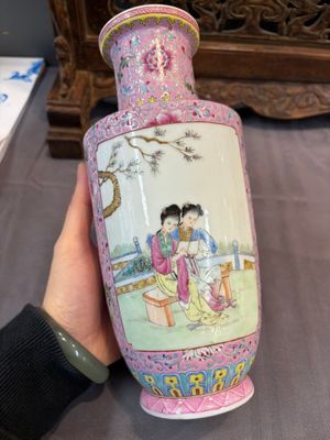 Eight Chinese famille rose vases, Qianlong and Jing De Zhen 景德鎮 marks, 20th C. — photo 1
