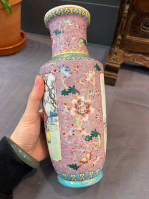 Eight Chinese famille rose vases, Qianlong and Jing De Zhen 景德鎮 marks, 20th C. — photo 11