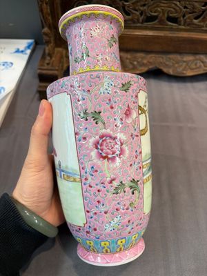 Eight Chinese famille rose vases, Qianlong and Jing De Zhen 景德鎮 marks, 20th C. — photo 4