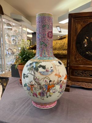 Eight Chinese famille rose vases, Qianlong and Jing De Zhen 景德鎮 marks, 20th C. — photo 44