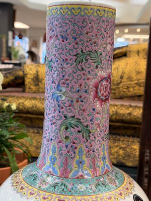 Eight Chinese famille rose vases, Qianlong and Jing De Zhen 景德鎮 marks, 20th C. — photo 45