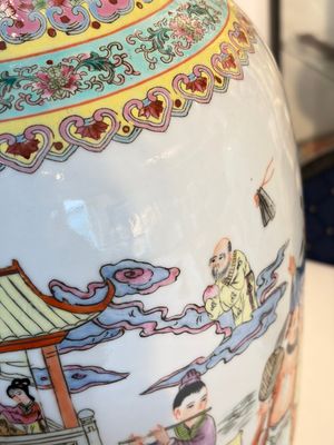 Eight Chinese famille rose vases, Qianlong and Jing De Zhen 景德鎮 marks, 20th C. — photo 67