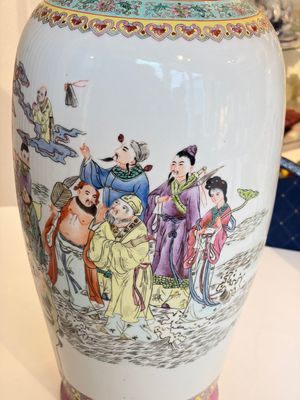 Eight Chinese famille rose vases, Qianlong and Jing De Zhen 景德鎮 marks, 20th C. — photo 70