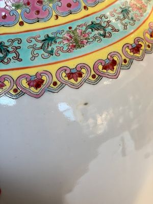 Eight Chinese famille rose vases, Qianlong and Jing De Zhen 景德鎮 marks, 20th C. — photo 73