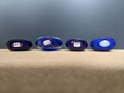 Eight Chinese glass snuff bottles, 19/20th C. — 照片 2