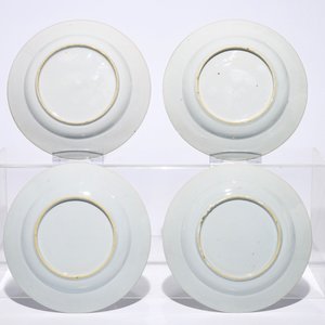 Eight Chinese Imari-style plates with figures in a garden, Kangxi/Yongzheng — 照片 3