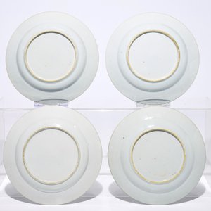Eight Chinese Imari-style plates with figures in a garden, Kangxi/Yongzheng — 照片 5