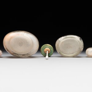Eight Chinese inside-painted glass snuff bottles, signed Tang Zichuan 湯子川 and Ye Zhongzhi 葉仲芝, 20th C. — foto 7