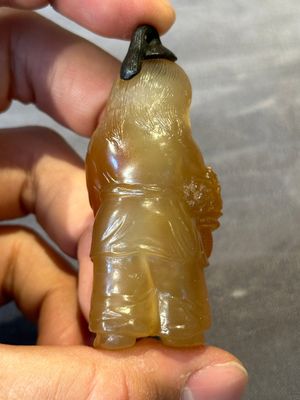 Eight Chinese jade, glass, agate and smoky quartz snuff bottles, 19/20th C. — foto 33