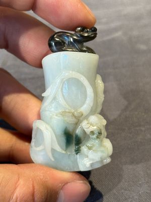 Eight Chinese jade, glass, agate and smoky quartz snuff bottles, 19/20th C. — foto 38