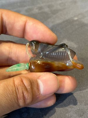 Eight Chinese jade, glass, agate and smoky quartz snuff bottles, 19/20th C. — foto 10