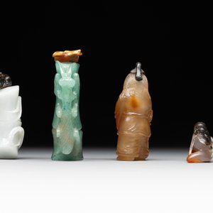 Eight Chinese jade, glass, agate and smoky quartz snuff bottles, 19/20th C. — foto 11