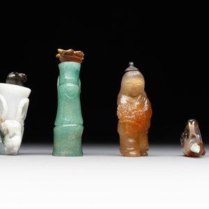 Eight Chinese jade, glass, agate and smoky quartz snuff bottles, 19/20th C. — foto 9