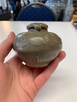 Eight Chinese Longquan celadon jarlets with floral design, Song/Yuan — photo 26