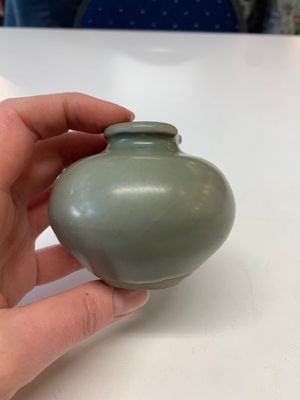 Eight Chinese Longquan celadon jarlets with floral design, Song/Yuan — photo 40