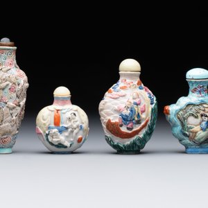 Eight Chinese moulded famille rose snuff bottles, Qianlong mark, 19th C. — foto 12