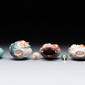 Eight Chinese moulded famille rose snuff bottles, Qianlong mark, 19th C. — foto 7