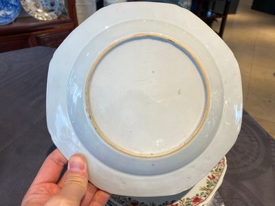 Eight Chinese octagonal famille rose plates with a boat on the water, Qianlong — photo 4