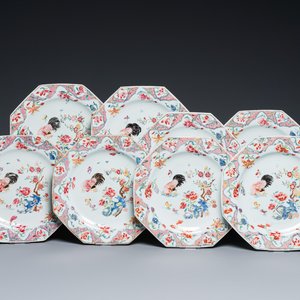 Eight Chinese octagonal famille rose 'rooster' plates, Qianlong — 照片 1