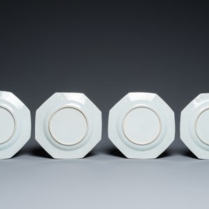 Eight Chinese octagonal famille rose 'rooster' plates, Qianlong — 照片 5