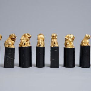 Eight Chinese parcel-gilt ink stones shaped as seals in display box, 18/19th C. — 照片 5