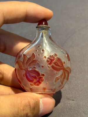 Eight Chinese Peking glass snuff bottles, Qianlong mark, 19/20th C. — photo 18