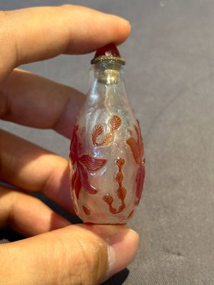 Eight Chinese Peking glass snuff bottles, Qianlong mark, 19/20th C. — photo 19