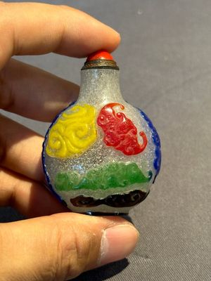 Eight Chinese Peking glass snuff bottles, Qianlong mark, 19/20th C. — photo 2