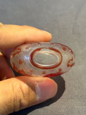 Eight Chinese Peking glass snuff bottles, Qianlong mark, 19/20th C. — photo 23