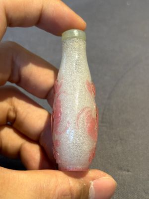 Eight Chinese Peking glass snuff bottles, Qianlong mark, 19/20th C. — photo 29