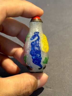 Eight Chinese Peking glass snuff bottles, Qianlong mark, 19/20th C. — photo 3