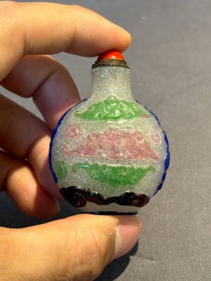 Eight Chinese Peking glass snuff bottles, Qianlong mark, 19/20th C. — photo 4