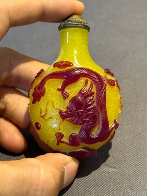 Eight Chinese Peking glass snuff bottles, Qianlong mark, 19/20th C. — photo 51