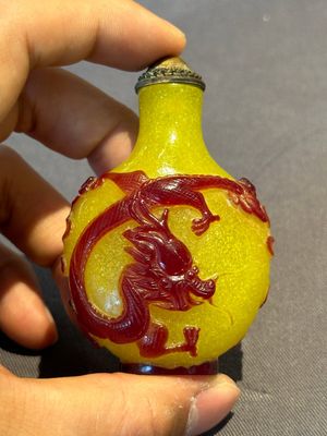 Eight Chinese Peking glass snuff bottles, Qianlong mark, 19/20th C. — photo 53