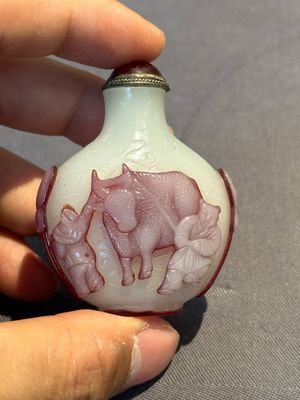 Eight Chinese Peking glass snuff bottles, Qianlong mark, 19/20th C. — photo 10