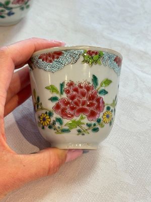 Eight sets of Chinese famille rose cups and saucers with floral design, Qianlong — photo 45