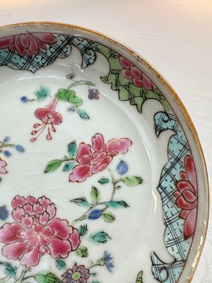 Eight sets of Chinese famille rose cups and saucers with floral design, Qianlong — photo 53