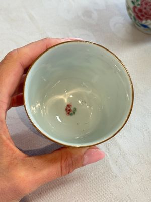 Eight sets of Chinese famille rose cups and saucers with floral design, Qianlong — photo 65