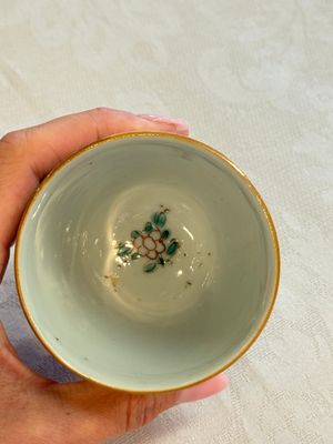 Eight sets of Chinese famille rose cups and saucers with floral design, Qianlong — photo 98